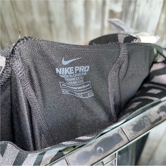 Nike Pro Black Printed Leggings - Picture 4 of 4